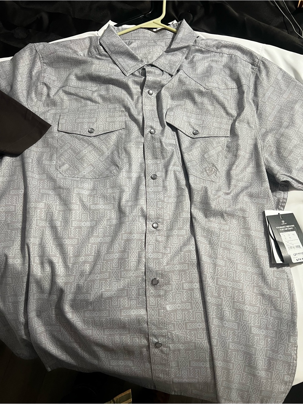 Ariat Light Gray Geo-Pattern Short Sleeve Button-Down Shirt pearl snap